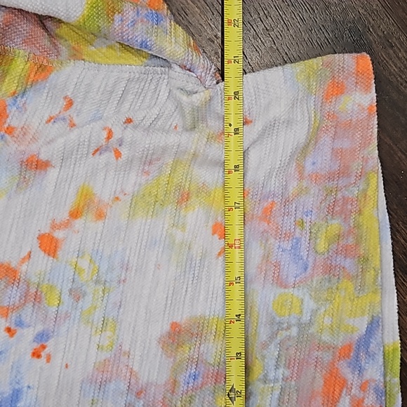 Free People  Thinking about you  Tie dye cropped hoodie. - Picture 10 of 13